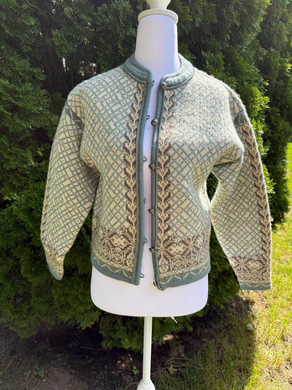 Vintage Squaw Valley 100% Wool Sweater Cardigan Size Petite Medium